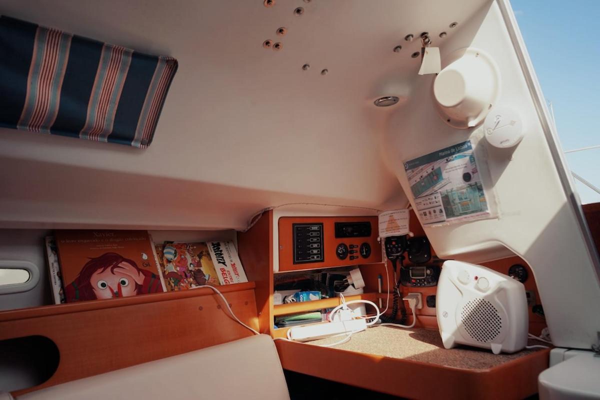 Hotel Surfbird Cozy Sailboat Escape Lissabon Exterior foto